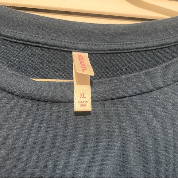 Comfy Cropped Top Sweater with Lace Detailing - Picture 4 of 5